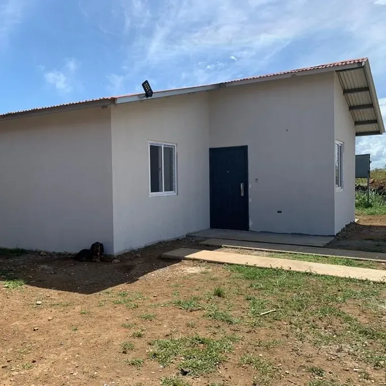 Fotografía exterior de casa de Altos de la acequia en fase de acabados